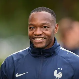 Steve Mandanda: Sang Penjaga Gawang Setia yang Selalu Ada Tapi Jarang Dibicarakan